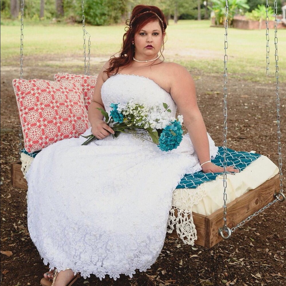 Gorgeous plus size wedding dress